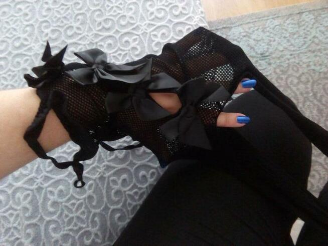 Seksowne bodystocking z kokardą