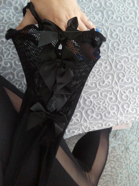 Seksowne bodystocking z kokardą