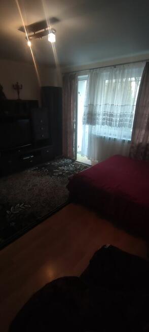 Duży pokój z balkonem i łożem w Ząbkach