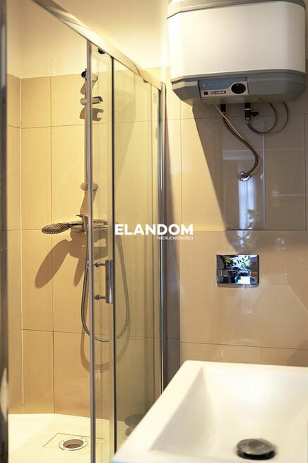 Hala, stolarnia i mieszkanie, blisko trasy S2, S17