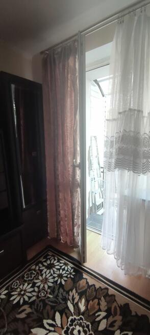 Duży pokój z balkonem i łożem w Ząbkach