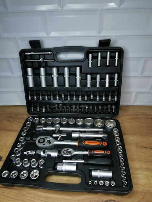 Duży zestaw kluczy nasadowych, bitów.108el. nowy