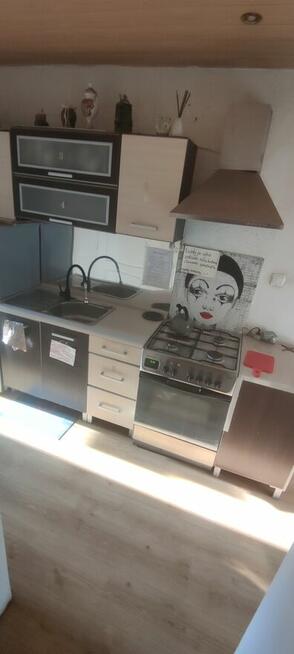 Duży pokój z balkonem i łożem w Ząbkach