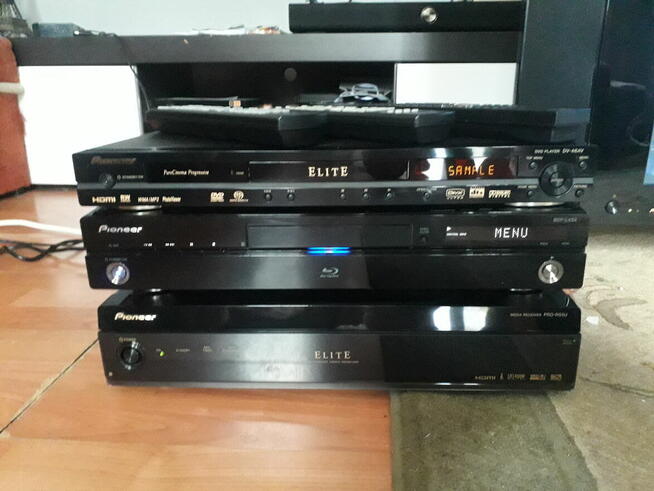 TV pionieer Elite 43+Multimedia.