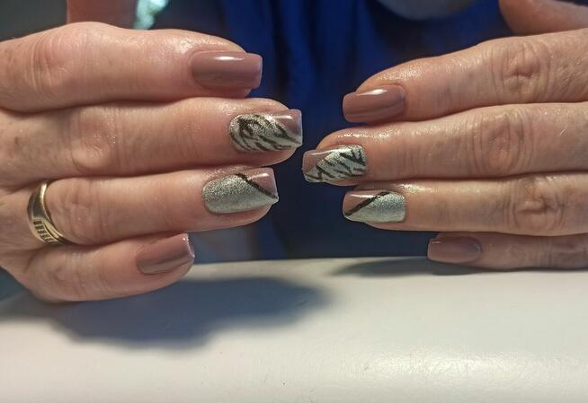 Mobilna stylizacja paznokci