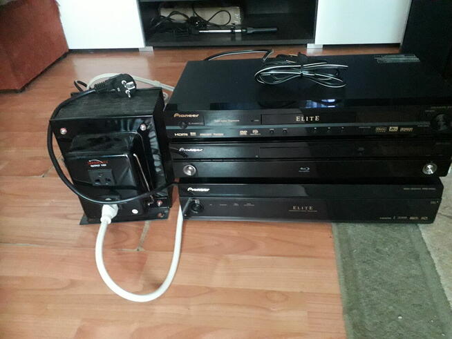 TV pionieer Elite 43+Multimedia.