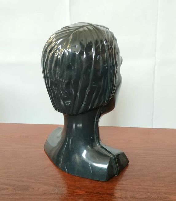 Ekspozytor głowa czarna, stojąca, bardzo lekka-wydmuszka