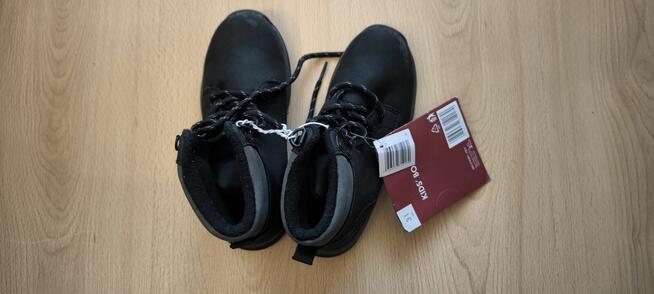 Sprzedam nowe buty Dzięciece chłopięce zimowe rozmiar 31.