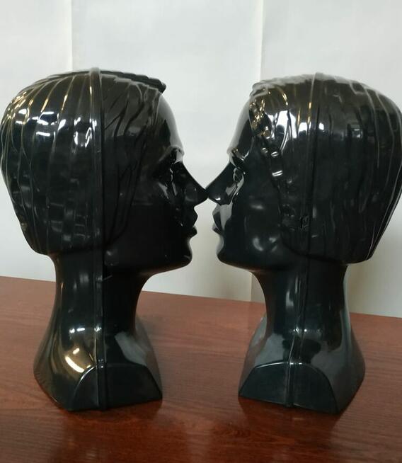 Ekspozytor głowa czarna, stojąca, bardzo lekka-wydmuszka