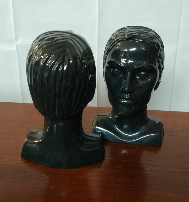 Ekspozytor głowa czarna, stojąca, bardzo lekka-wydmuszka