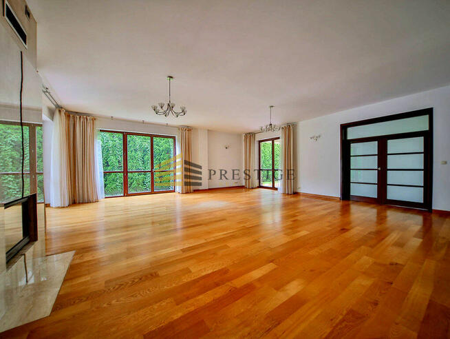 Prestige free standing house Old Wilanow