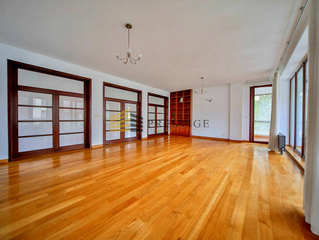 Prestige free standing house Old Wilanow