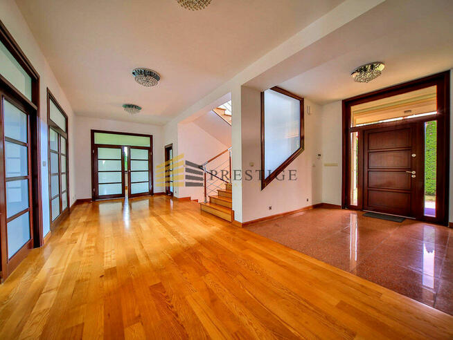 Prestige free standing house Old Wilanow