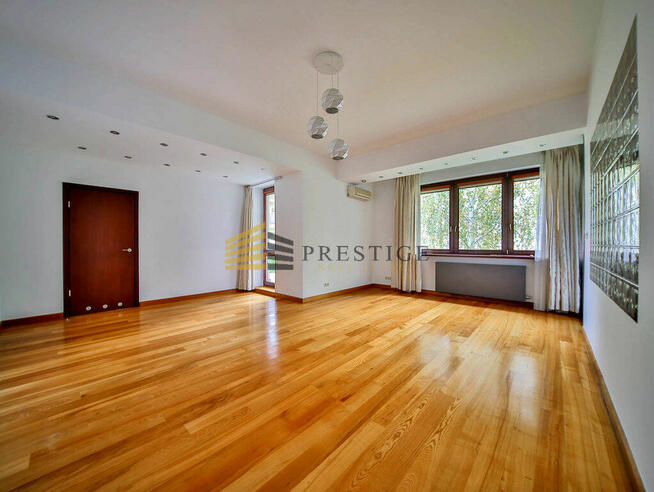 Prestige free standing house Old Wilanow