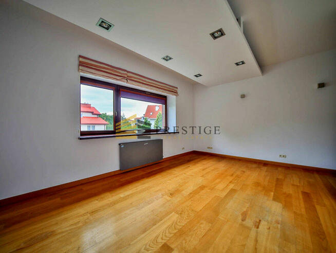 Prestige free standing house Old Wilanow