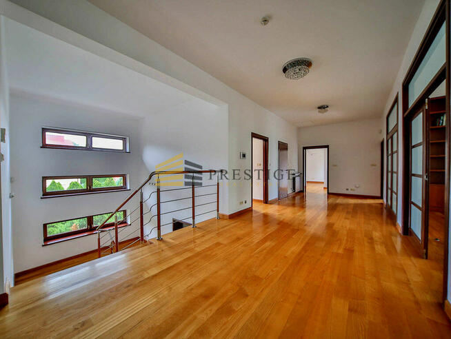 Prestige free standing house Old Wilanow