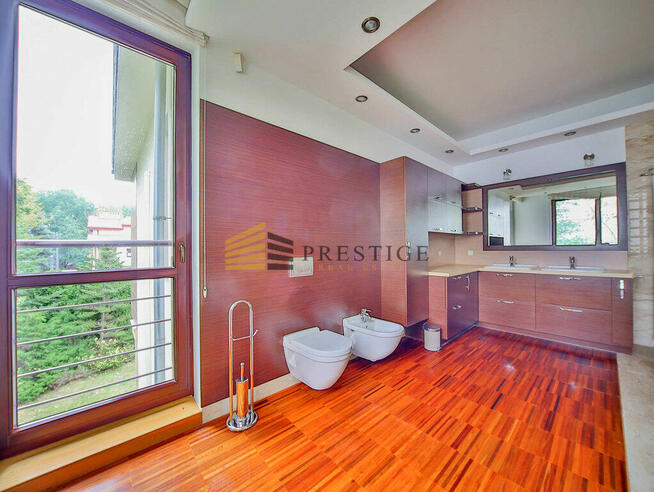 Prestige free standing house Old Wilanow