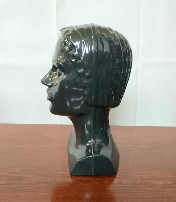 Ekspozytor głowa czarna, stojąca, bardzo lekka-wydmuszka