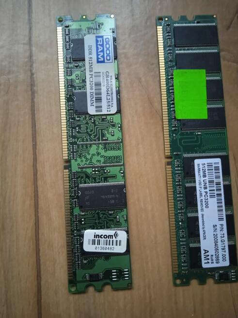 Pamięć, radiator, taśmy, kabelki