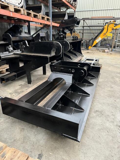 Belka niwelująca równiarka 180cm 6-10t