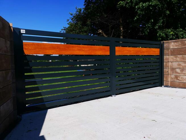 Nowoczesne ogrodzenia z aluminium ALUBRAM