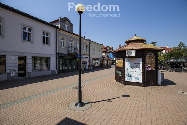 Kamienica - mieszkanie i lokal usługowy w centrum