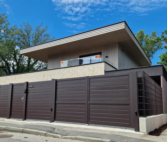 Nowoczesne ogrodzenia z aluminium ALUBRAM