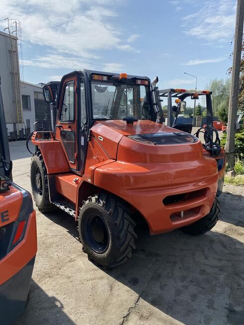 Terenowy Wózek widłowy Nowy 4x4 3,5 Tony 4WD Pełna Kabina