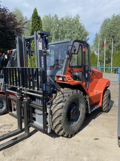 Terenowy Wózek widłowy Nowy 4x4 3,5 Tony 4WD Pełna Kabina