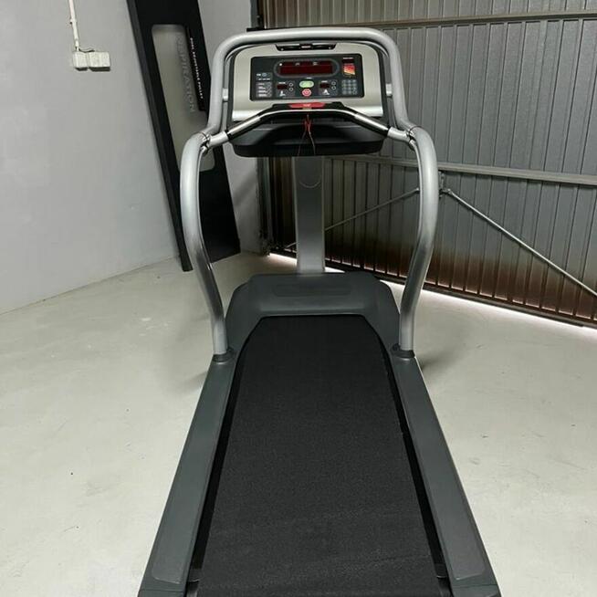 Profesjonalna bieżnia Star Track ETR po pełnej regeneracji