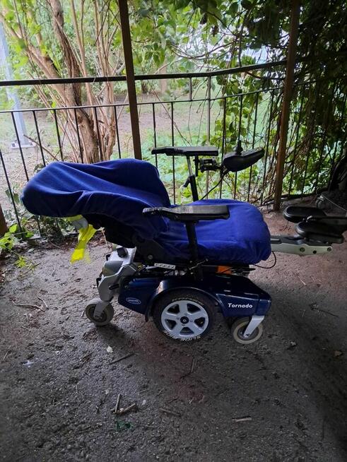 Sprzedam używany elektryczny wózek inwalidzki TORNADO.