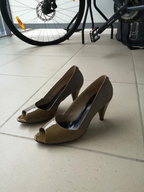 GF FERRE Gianfranco Ferre buty włoskie na szpilce skórzane