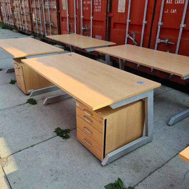 Biurko biurka biurowe w kolorze drewnianym