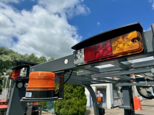 Terenowy Wózek widłowy Nowy 4x4 3,5 Tony 4WD Pełna Kabina