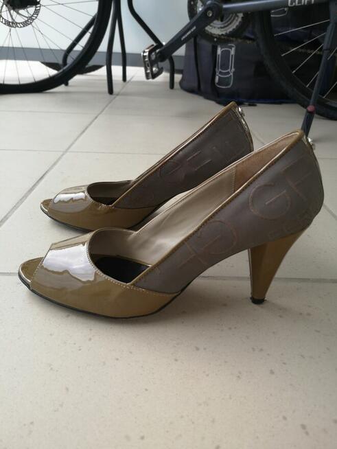 GF FERRE Gianfranco Ferre buty włoskie na szpilce skórzane