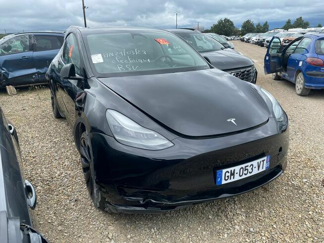 TESLA Model Y GM053