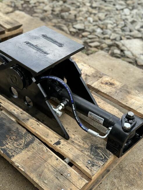 Zawias hydrauliczny do wspawania do koparki 1,5-2,5t