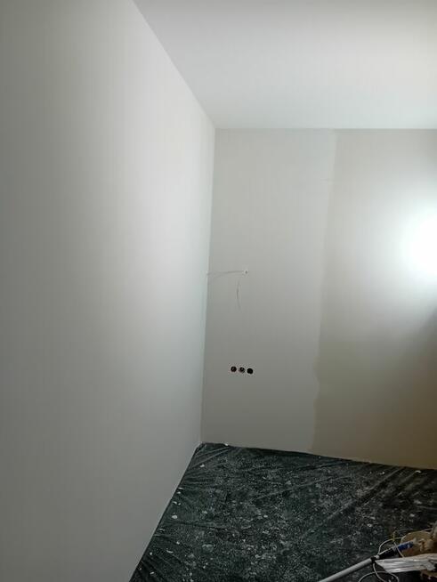 Przyjmuje zlecenie na adaptacji poddaszu, Gładzi, Malowanie .