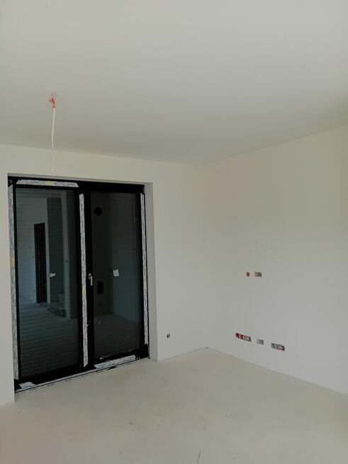 Przyjmuje zlecenie na adaptacji poddaszu, Gładzi, Malowanie .