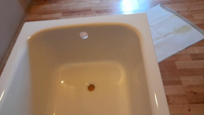 Sprzedam wannę stalową Długość 1700 mm białą nowa