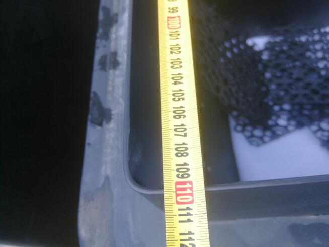 Pojemniki, kontenery, kosze metalowe.