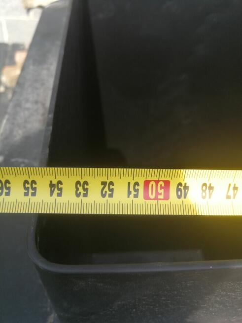 Pojemniki, kontenery, kosze metalowe.