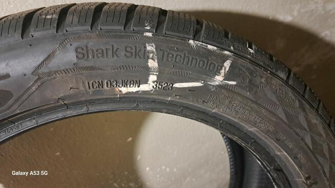 245/45R18 100V XL FR Uniroyal WinterExpert Insignia Talisman