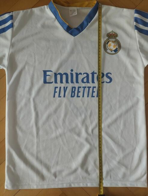 Sprzedam koszulkę sportową z napisem Benzema nr 9