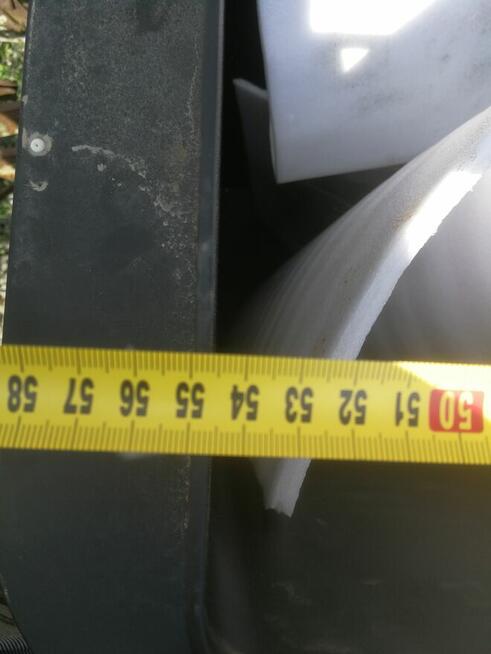 Pojemniki, kontenery, kosze metalowe.