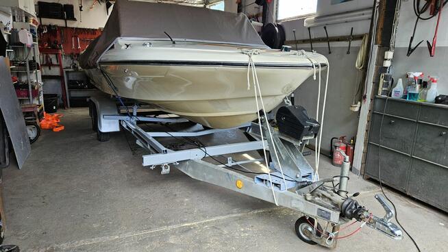 motorowka Glastron 174 z silnikiem 140 KM + przyczepka