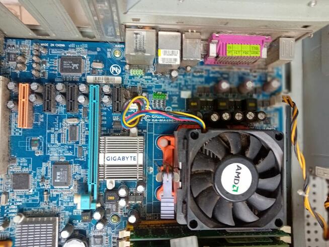 Komputer PC z Win XP PL (1,5 GB RAM), USZKODZONY.