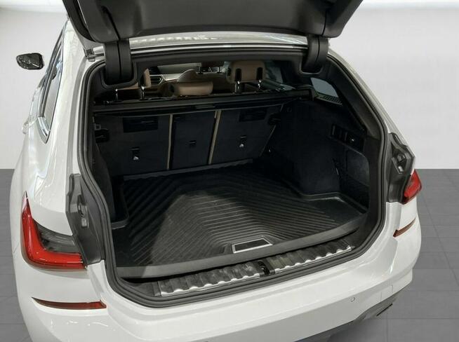 BMW 330i xDrive Touring M-sport H/K Hak