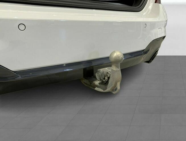 BMW 330i xDrive Touring M-sport H/K Hak