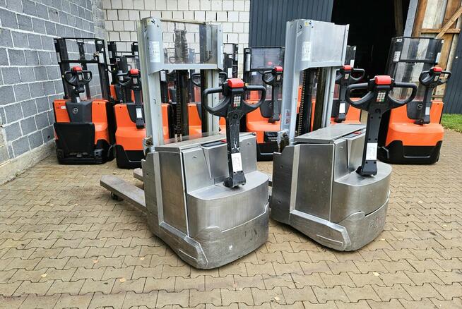 Paleciak elektryczny niski maszt, wstępne podnoszenie BT SWE